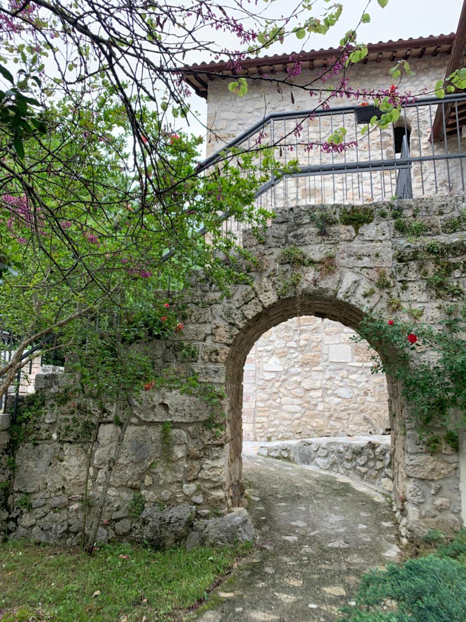 Abbazia Ss. Quirico E Giulitta Ξενοδοχείο Micigliano Εξωτερικό φωτογραφία